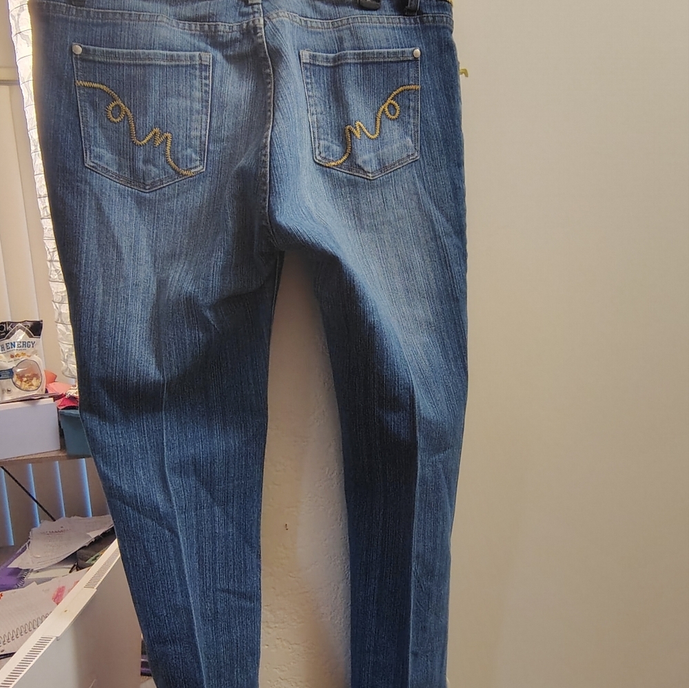 Jeans with yellow fringe belt